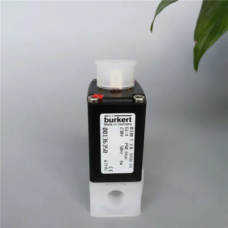 

Соленоидный клапан Burkert 0330 2/3-way Double Flow для EPDM PVDF 230V 00136350 Stock