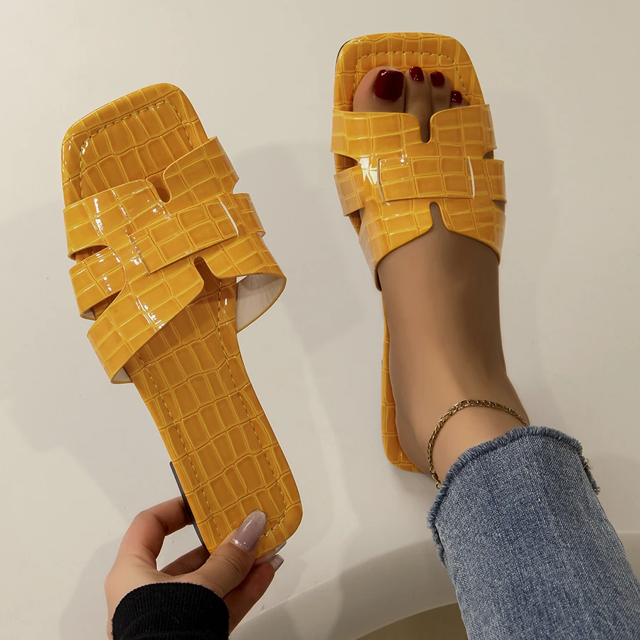 Zapatillas de suela plana antideslizantes para mujer, sandalias de playa con punta abierta, diseño de moda Sexy, 2024