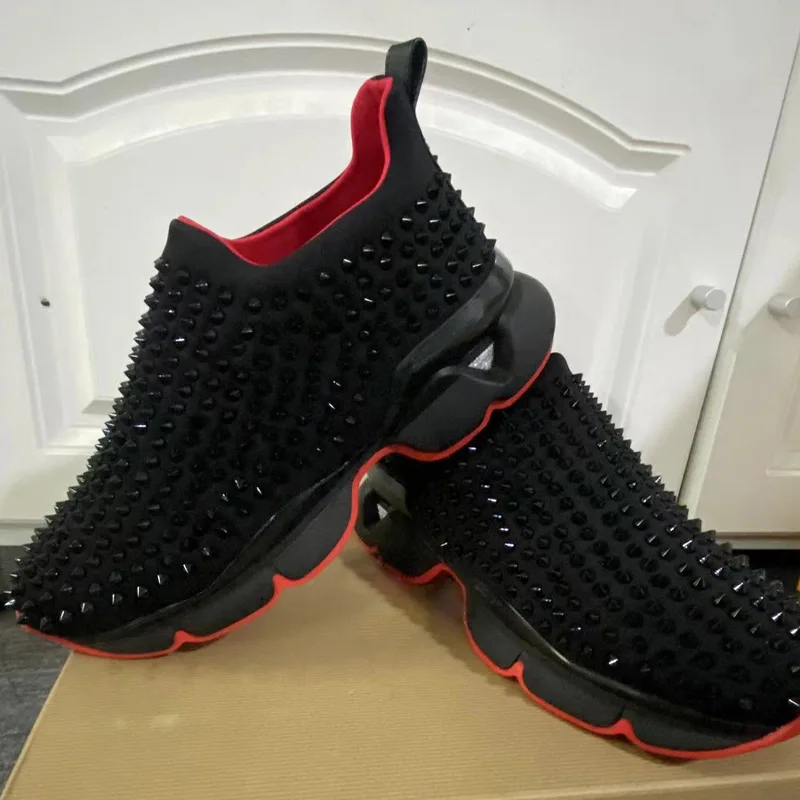 

High Quality Men Shinny Rivet Single Shoes Round Toe Slip On Men's Black Red Spring Autumn Wedding Party Sport Shoes