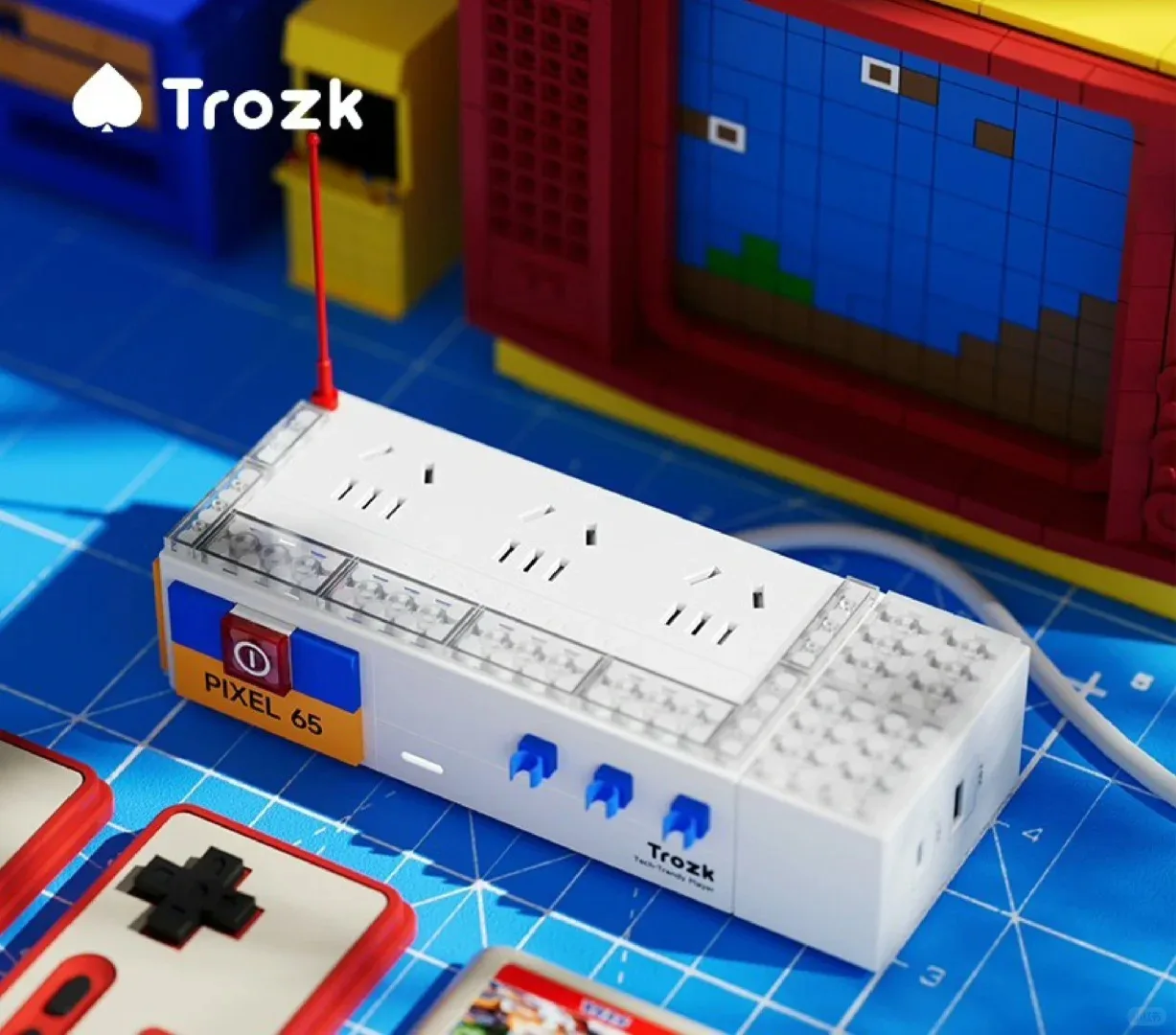 

Trozk Pixel 65 Building Block Power Strip 65W Gallium Nitride Adapter Fast Charging Plug Socket Set