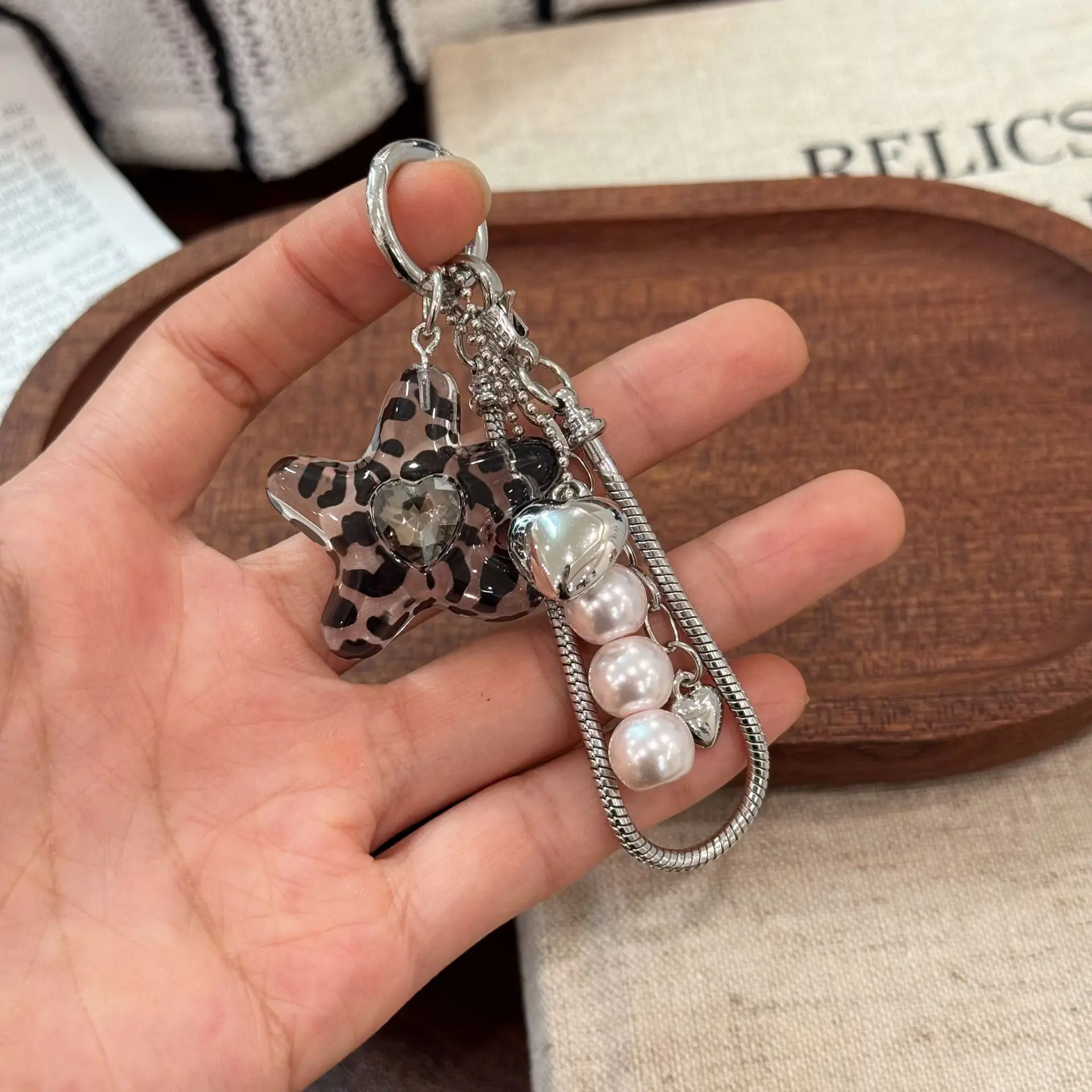 Leopard Print Star Bear Keychain Silver Color Beaded Heart Rope Pendant Keyring for Women Girl Purse Backpack Daily Decoration view 2