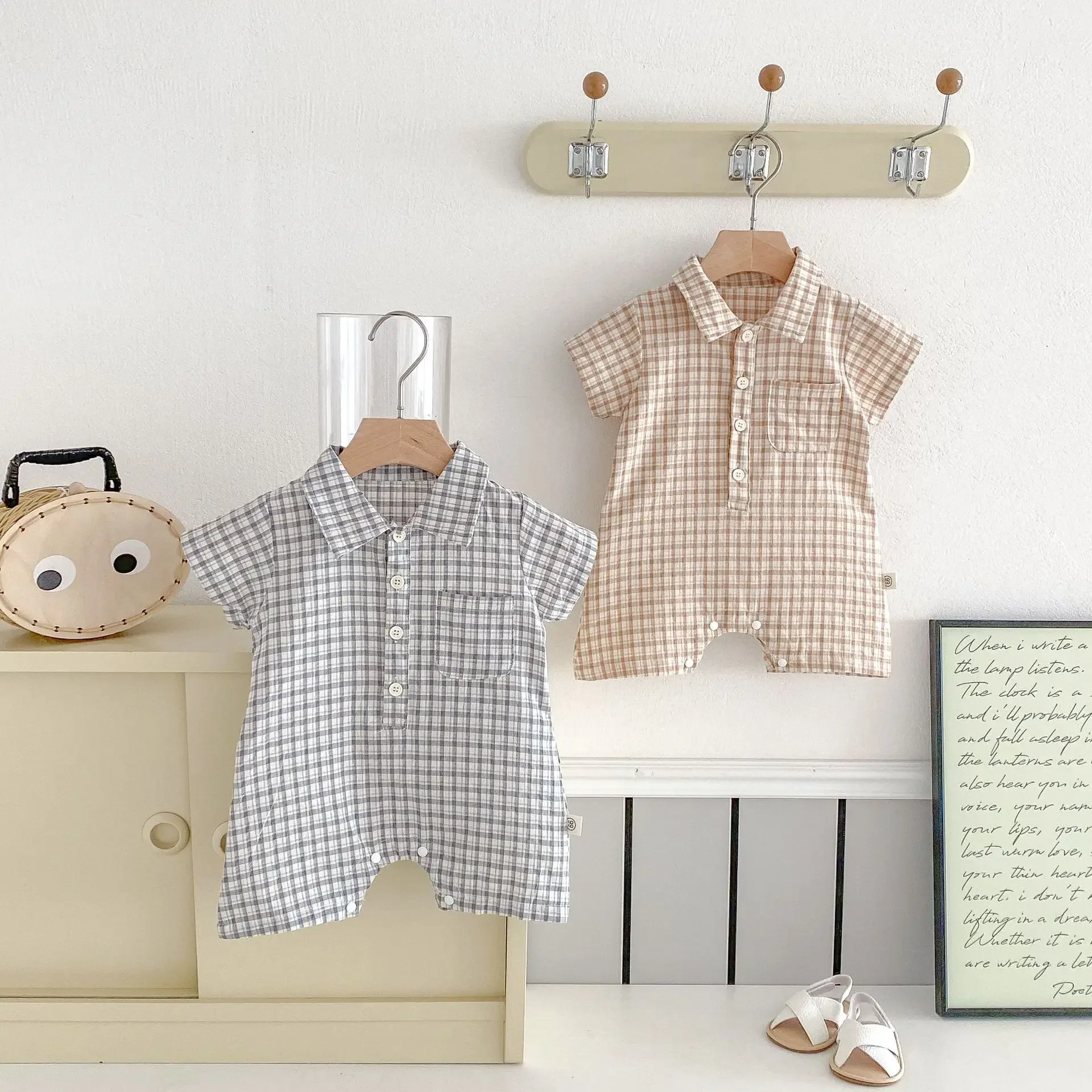 

2025 Summer Baby Boys Thin Comfortable Short-Sleeve Romper Checkered Onesie Newborn Clothes Turn-Down Collar Climbing Suit