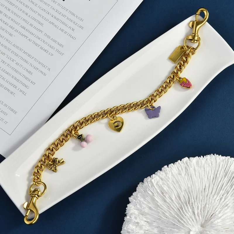 The brand-new multi-functional bag pendant is a fashionable new chain for women, a slanted square bag chain