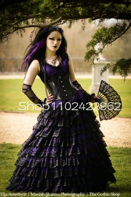 Black Purple Gothic Wedding Dress V-neck Vintage Ruffles Tiered Lace Skirt Bustle Steamgypsy Corset Bridal Gowns