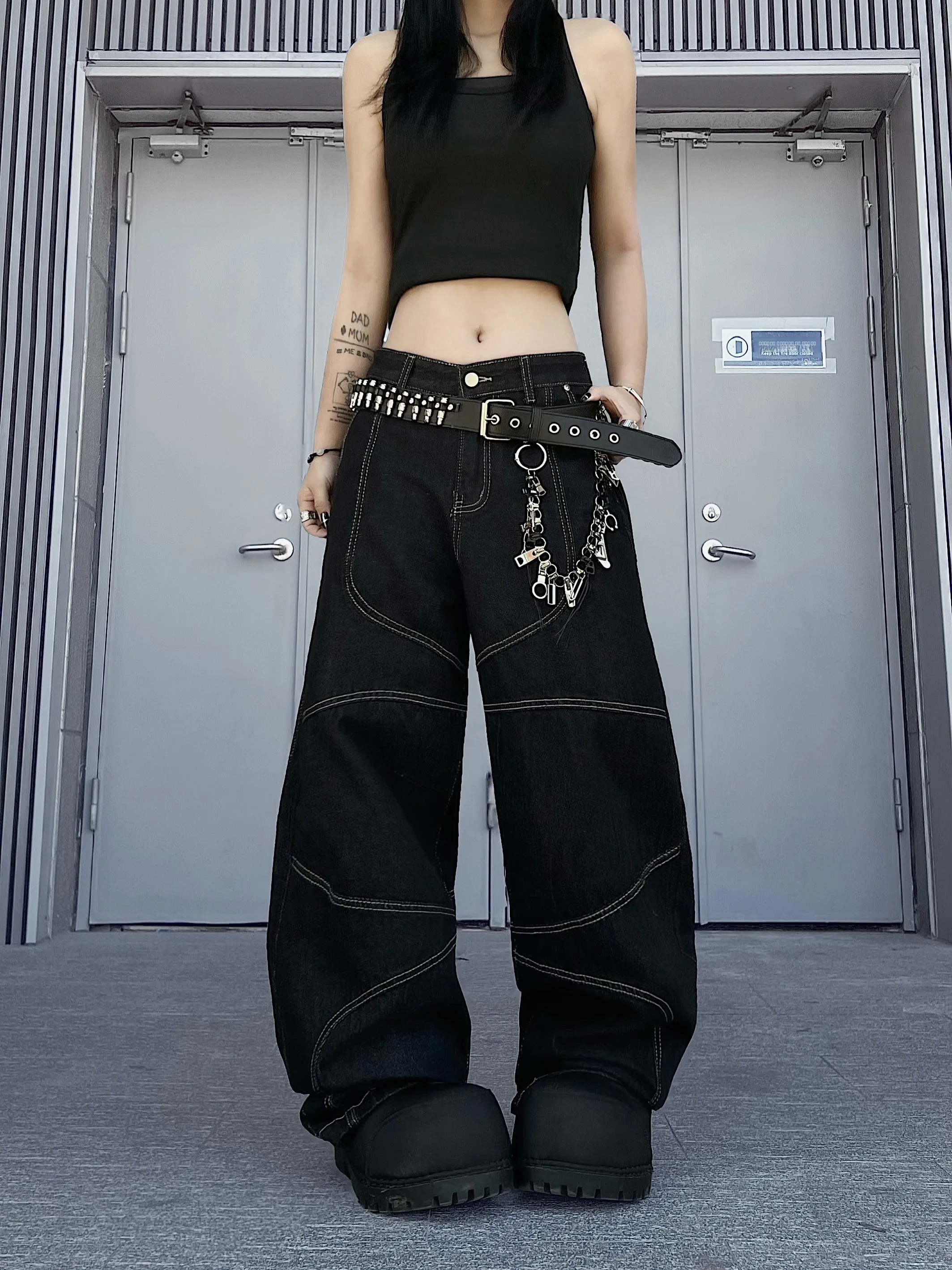 

American Black Cow Straight Loose Line Design Jeans Curved Construction Casual Straight Leg Trousers for Men And Women