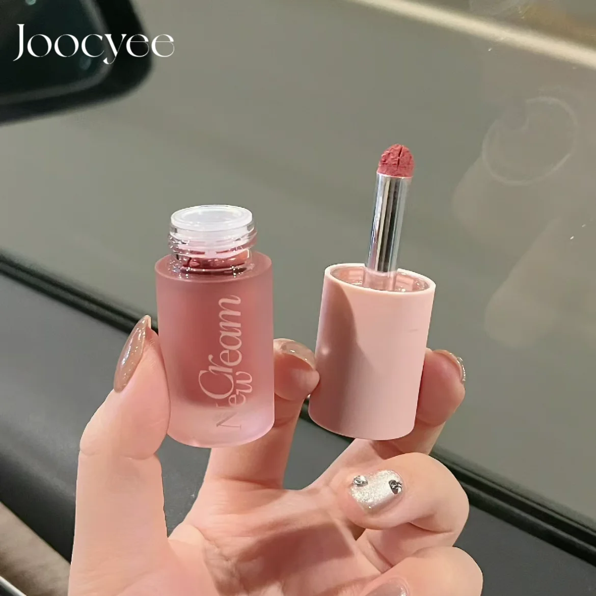 

Joocyee Multi-purpose Lipstick Blush Eyeshadow 3-in-1 Soft Matte Velvet Mist Cream Lip Glaze Full Face Makeup Brightening