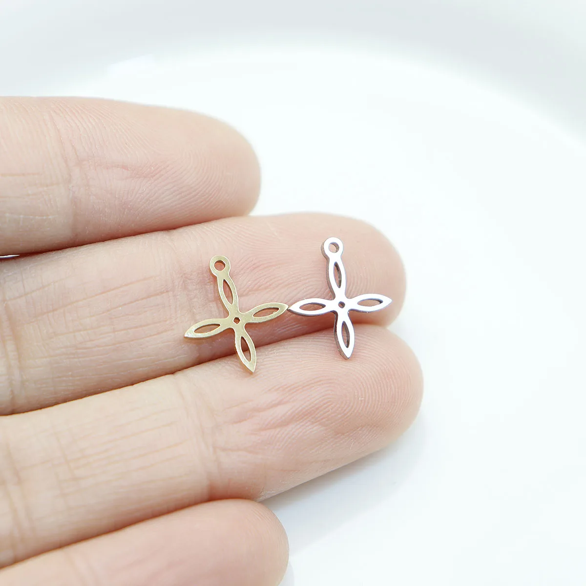 304L 10pcs Stainless Steel Flower Fashion Jewelry Accessory Charms Earrings Bracelet DIY Handcraft PVD Vacuum Plate Waterproof