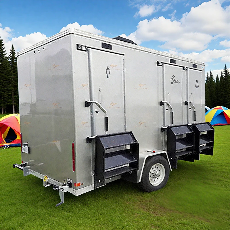 Cabina doccia con porta scorrevole per rimorchio per WC con doccia mobile moderna e premium per cantieri di costruzione all'aperto