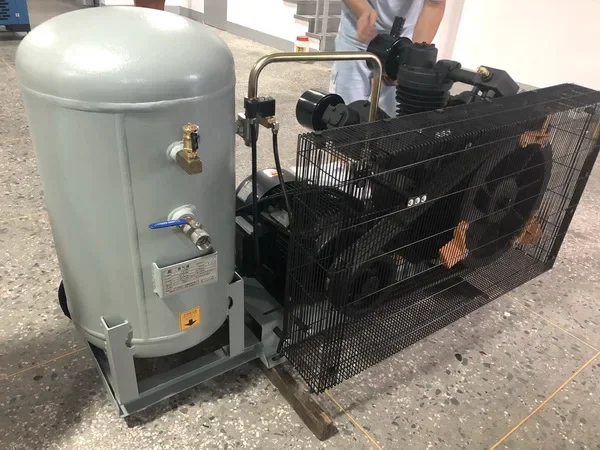 Brand High Pressure 1.2/30 Piston Air Compressor with Small Air Tank