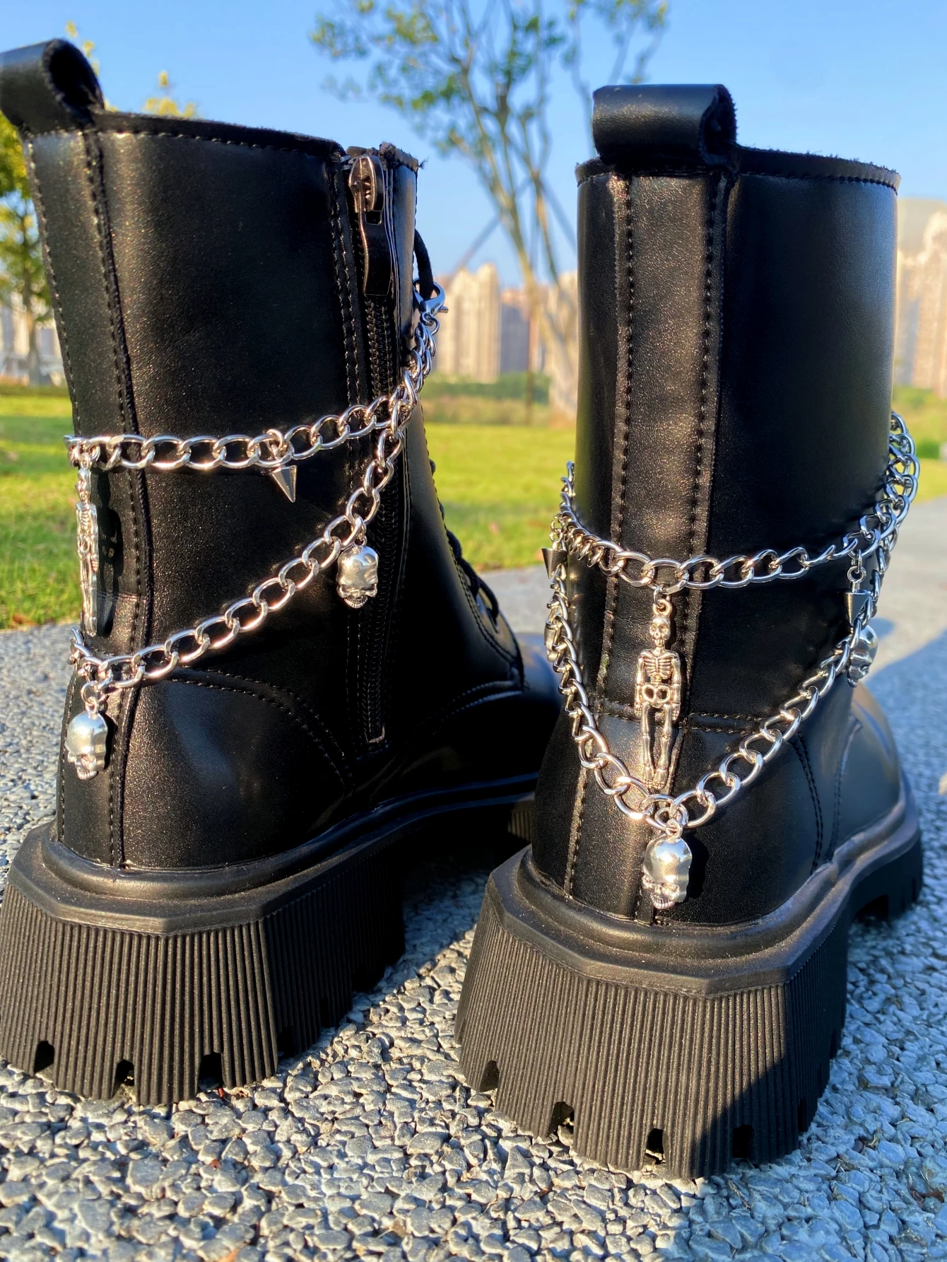 2 pairs of skull head rivet shoe accessories - DIY detachable shoe accessories, shoe accessory parts, holiday gifts