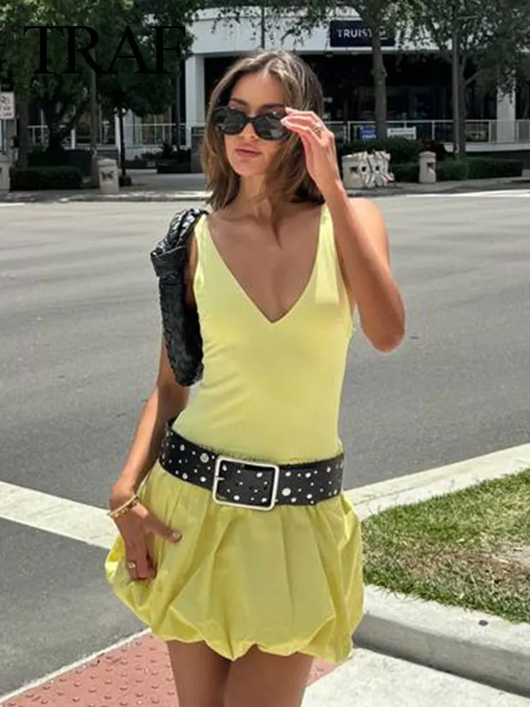 TRAFZA 2024 Summer Women's Dress V Neck Sleeveless Solid Slim Mini Dresses Female Chic Sexy Party Streetwear Pleated Even Dress