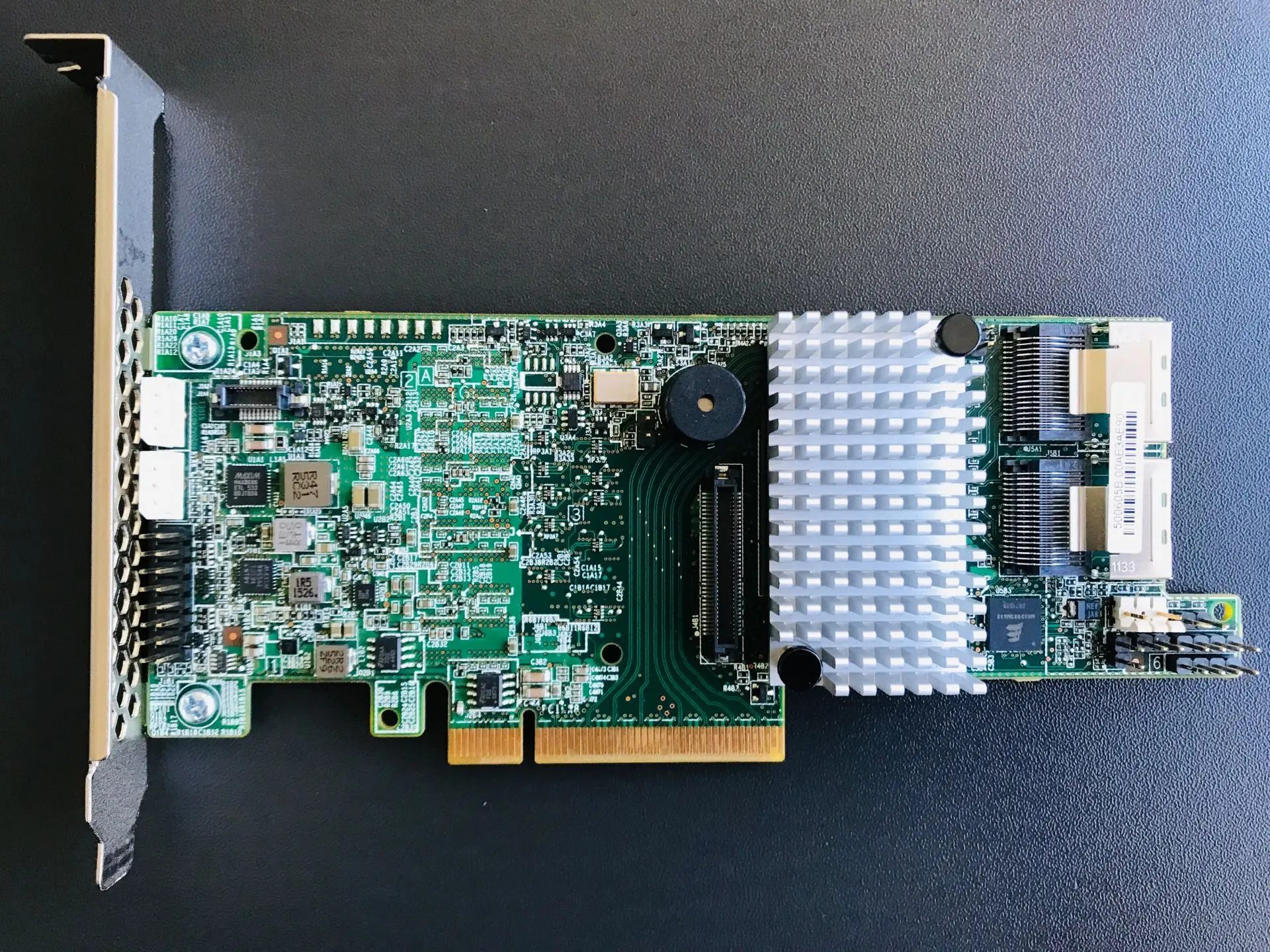 

Карта массива RAID5 6 1 10 SAS LSI MegaRAID SAS 9271-8i, кэш-память 1 ГБ