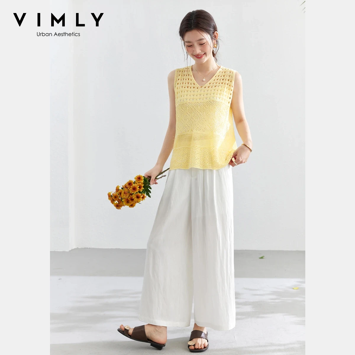 

Женский комплект VIMLY из 2 предметов: желтый вязаный топ без рукавов с вырезами и белые укороченные брюки с широкими штанинами, летний наряд для отпуска 30866