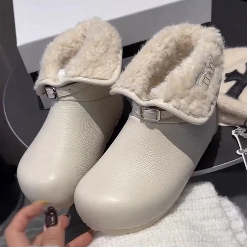 أحذية الثلوج النساء الفراء الشقق حذاء رياضة دافئ أفخم أحذية بوت قصيرة امرأة 2025 الشتاء الاتجاه الرياضة حذاء كاجوال الجري الراحة Mujer بوتاس