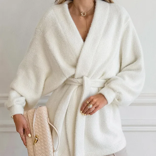 

2025 New Fall Winter Lazy Style Elegant White Coat Women V-neck Long-sleeved Loose Casual Long Plush Coat