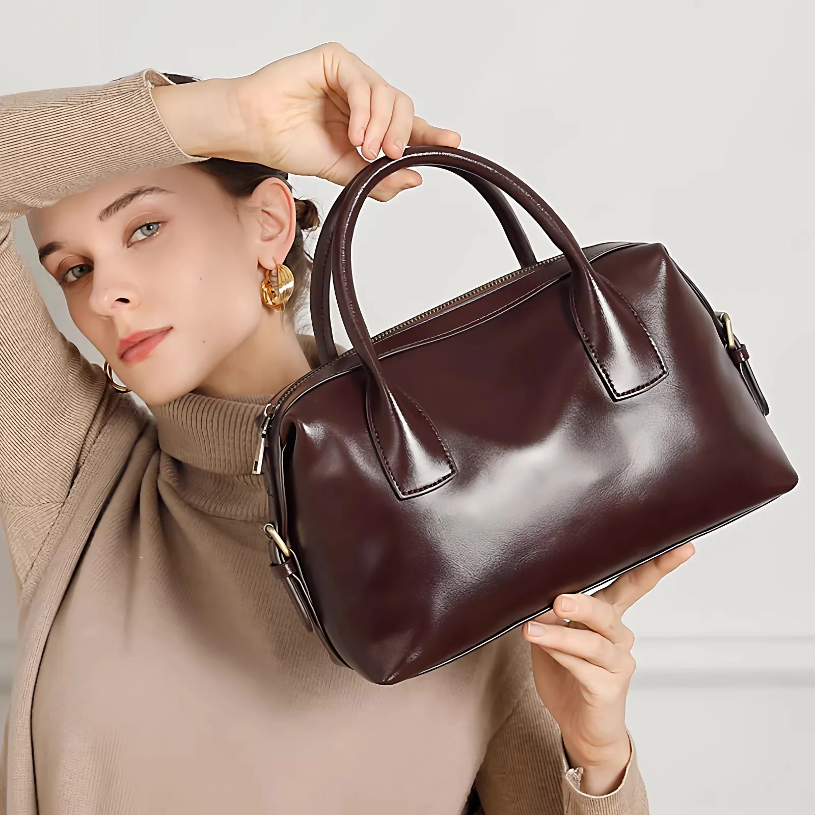 

Simple and Stylish Genuine Leather Bowling Bag, Top-Grain Leather Shoulder Boston Bag, Vintage Casual Crossbody Bag