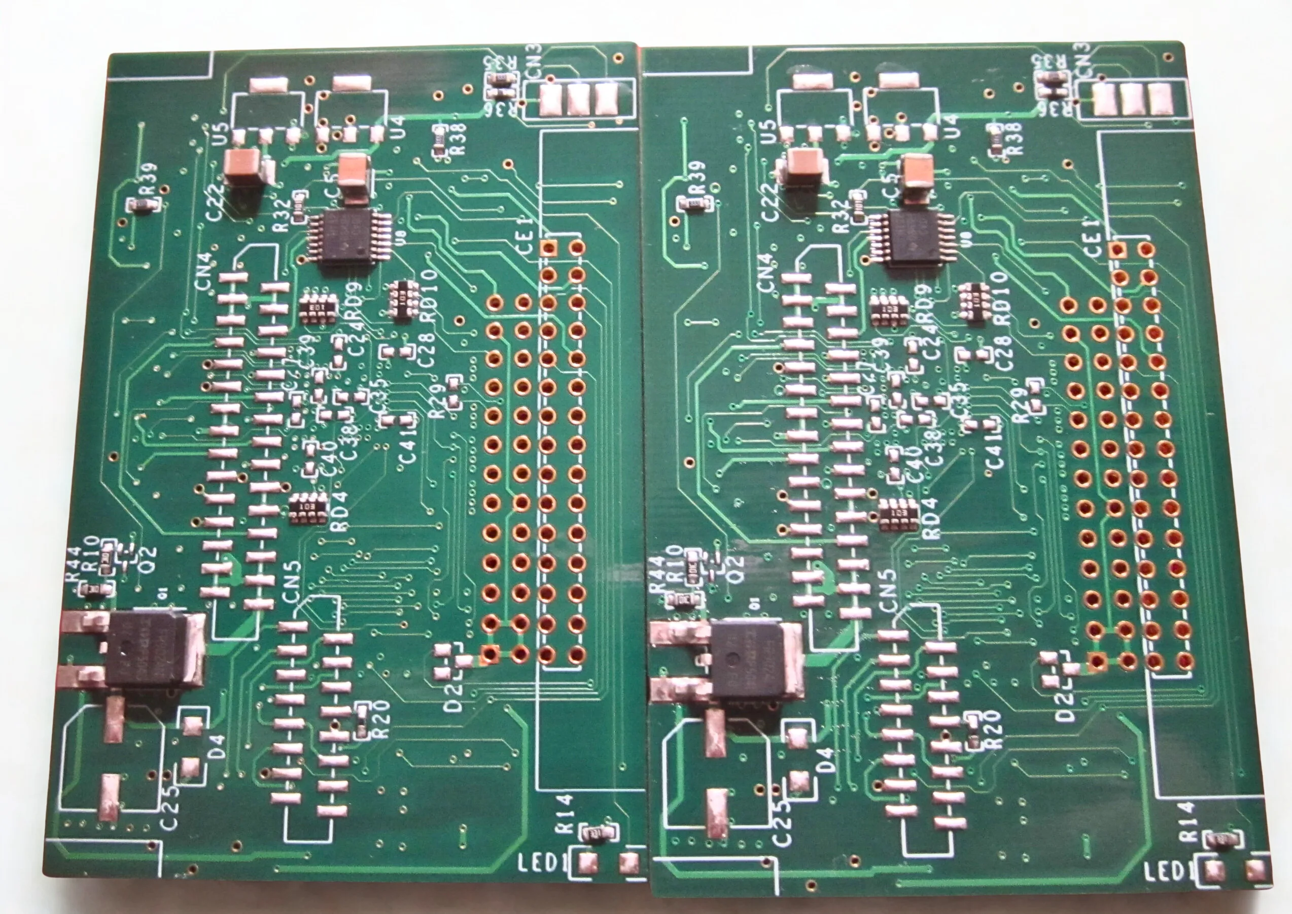 

Индивидуальная печатная плата для высокоскоростных вычислений | Сборка компонентов с мелким шагом растяжения | Услуги по нанесению заливочного и конформного покрытия | Усовершенствованная тепловая изоляция