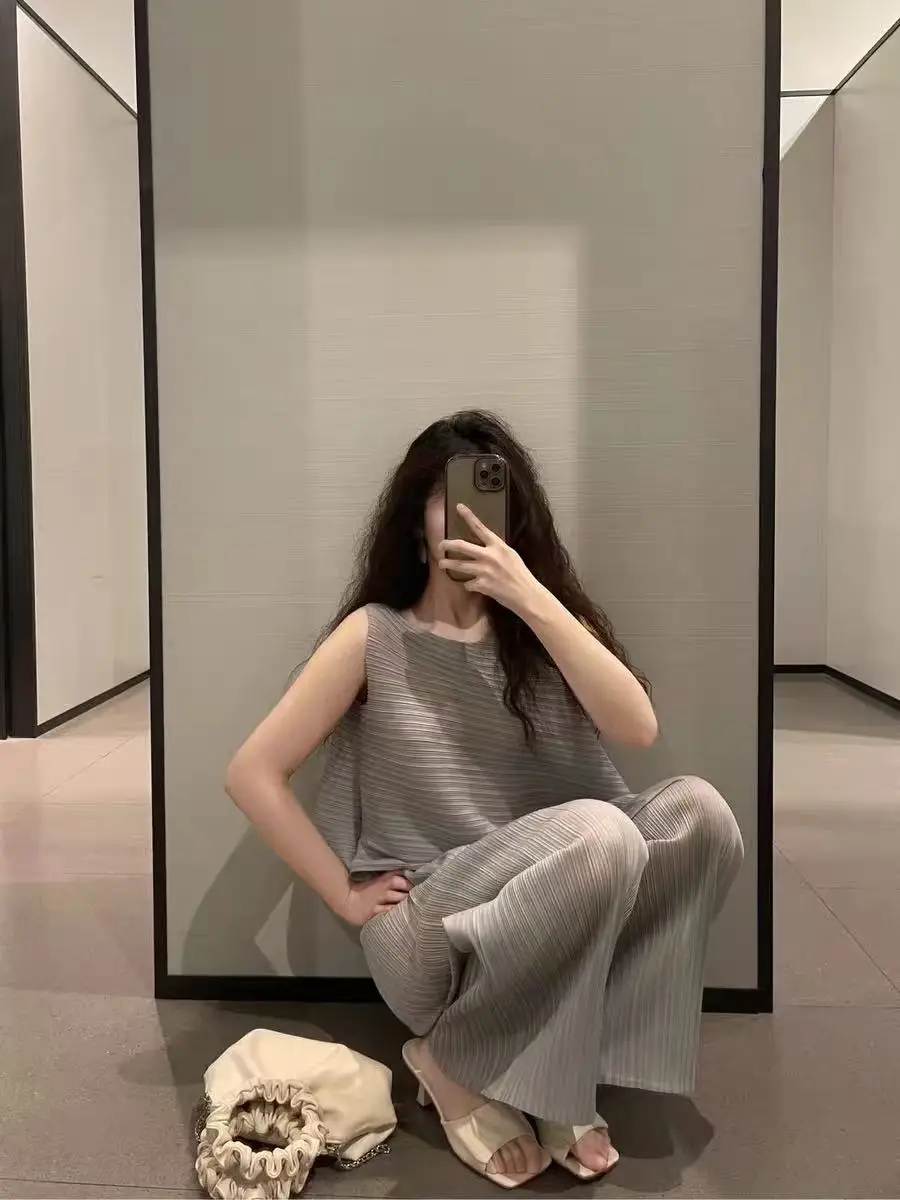 Unique Beautiful Commute Casual Set Summer 2026 Slimming Pleated Top Wide Leg Pants High Waist Long Pants Simple Style Polyes... view 5
