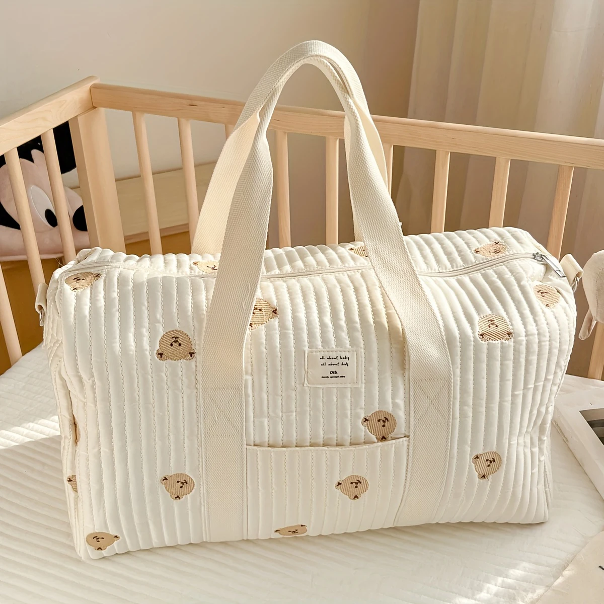 

High-value large-capacity cute bear embroidered luggage bag, daily versatile lightweight fashionable crossbody bag,