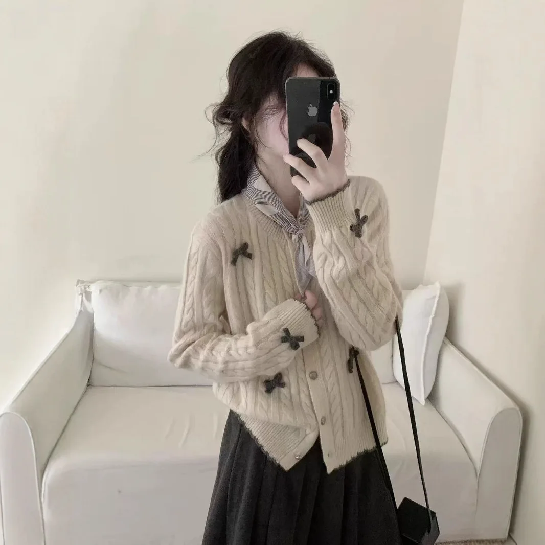 Gentle Fried Dough Twists Round Neck Button Contrast Bow Design Knitwear Versatile Thin Sweater Cardigan