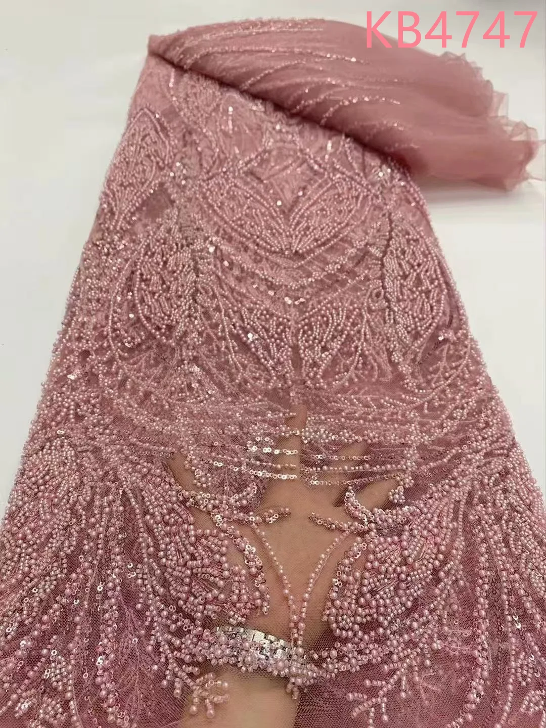 Luxury Wedding Beaded Fabric Sequined Stripes Fabric Latest Lace Fabric High Quality 2025 African Beads Dresses For Woman KB4747