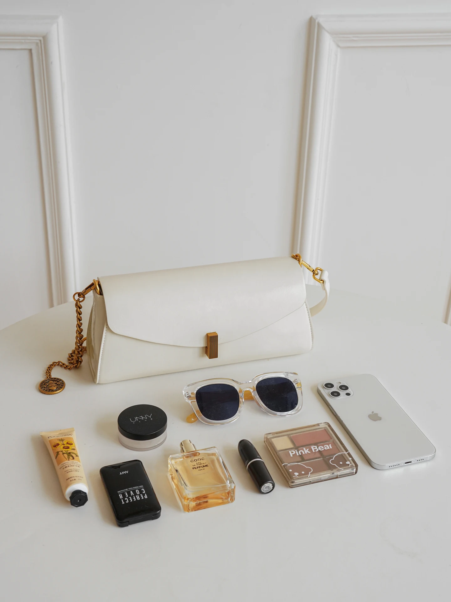 Commute Style Women's Crossbody Single Shoulder Bag Luxury Chain Vintage French Bread Bag Soft PU Leather Small Square Bag
