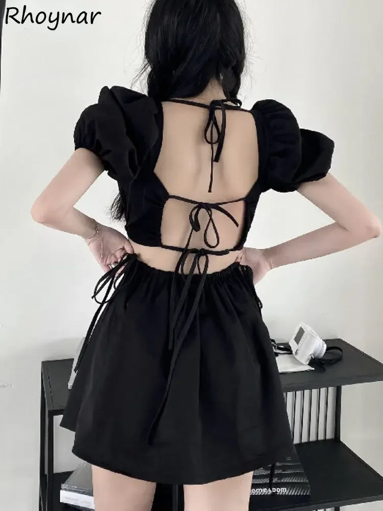 فساتين سوداء صغيرة للنساء بدون ظهر مثيرة للصيف والترفيه وأكمام منتفخة ومزاجية على الطراز الكوري ملابس خروج رائعة