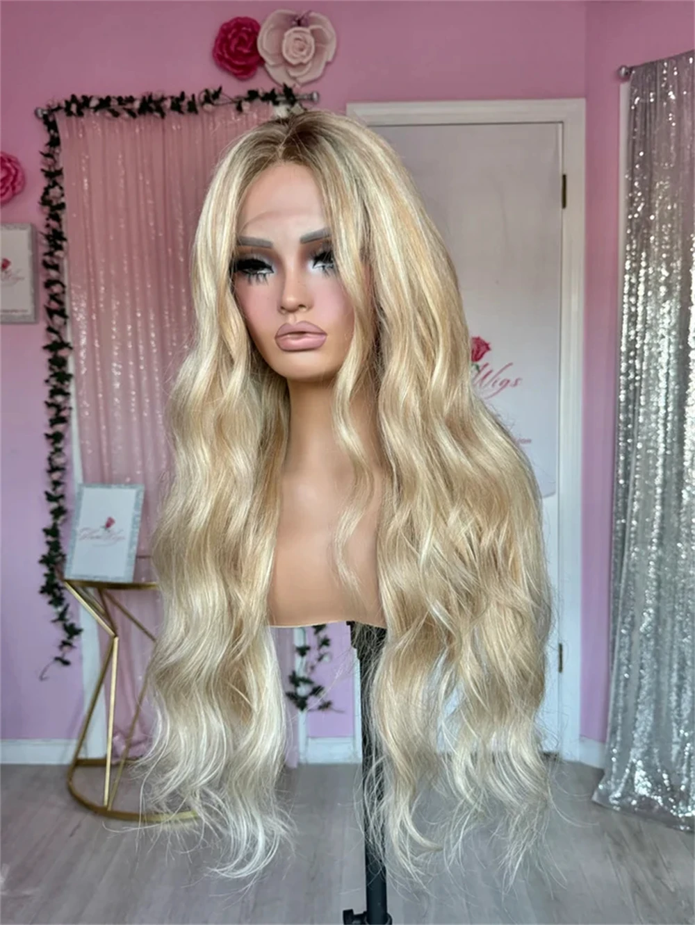 Balayage Ombre Golden Blonde Hochwertige synthetische Lace-Front-Perücke, dunkle Wurzeln, leimlose, lange, gewellte Perücken für Frauen, täglicher Partygebrauch