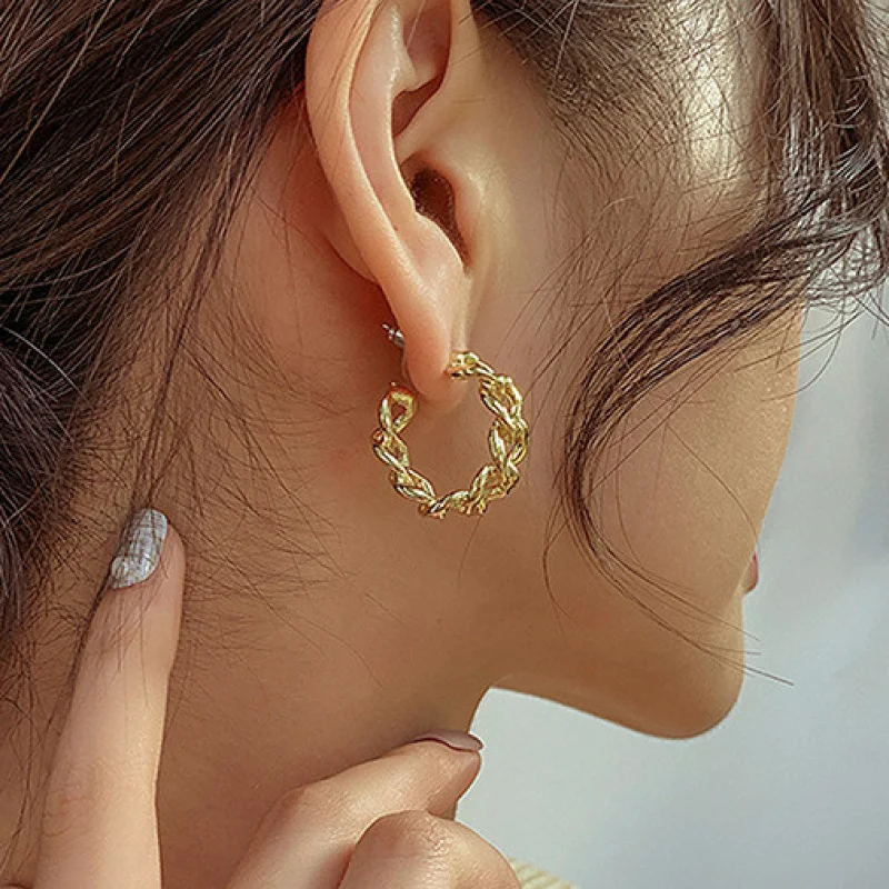 Fashion Distortion Interweave Twist Metal Circle Geometric Round Hoop Earrings for Women Accessories Retro Party Jewelry HZ033