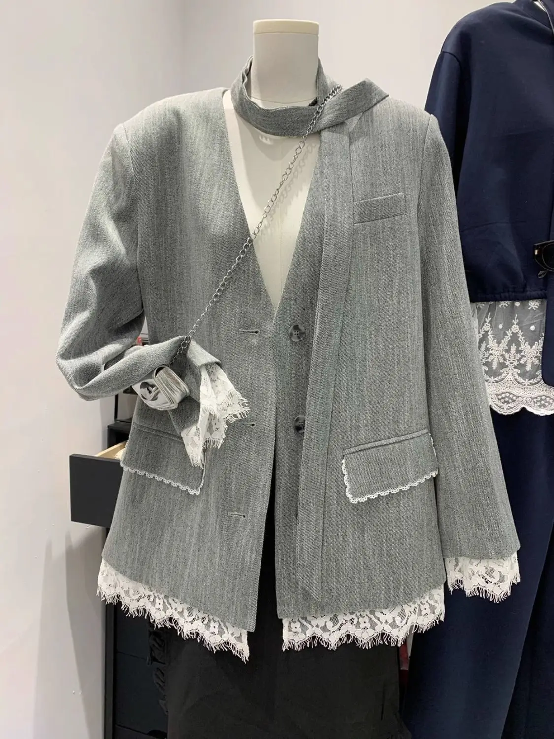 

Ladies Blazers High Quality Loose Outwear V Neck Bow Tie Pockets Streetwear Outwears Office Lady Winter Breasted Clothes Large