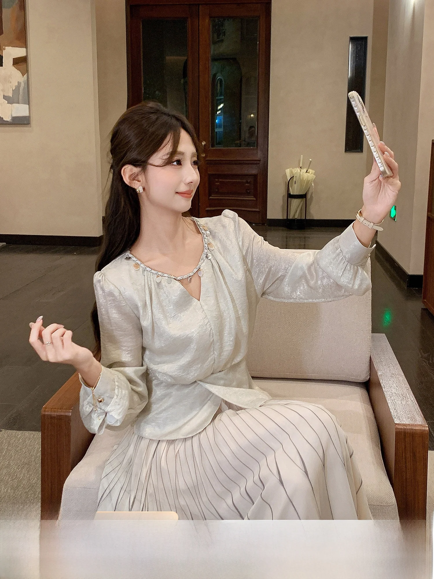 

Женская блузка Zhang Xinyou Ele antung с 3D-вышивкой, стильный дизайн, осенняя новинка, модная, с длинным рукавом, из полиэфирного волокна