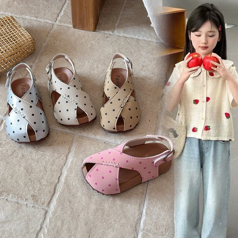 

Toddler Girls Polka Dot Leather Sandals 2026 New Summer Kids Closed-toe Beach Shoes Non-slip Simple Outdoor Vacation Daily Wear