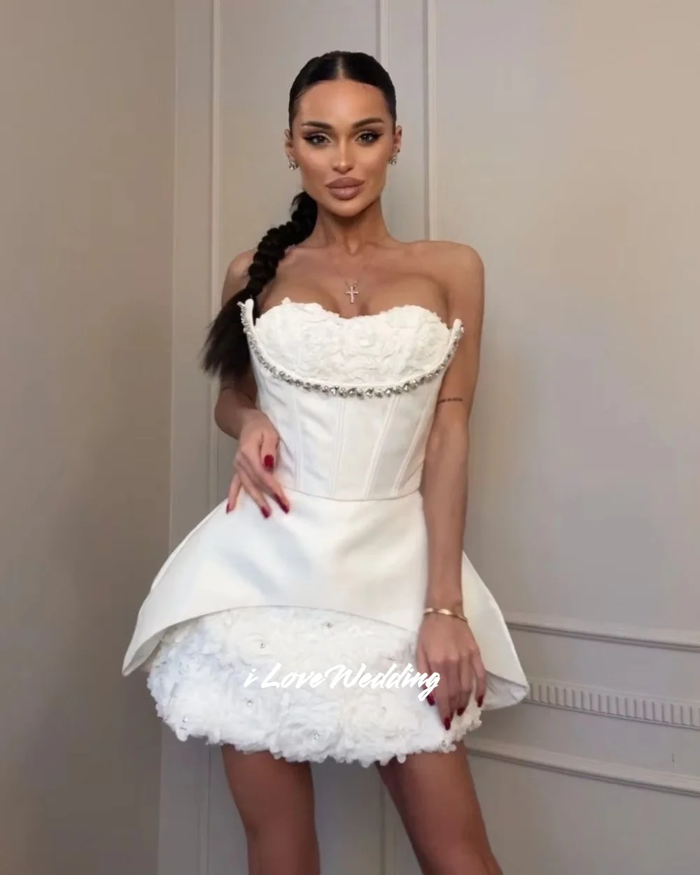 

White Strapless Mini Skirt Sexy Flower Rhinestone A-Line Sleeveless Homecoming Dresses Modern Pleated Birthday Dress Customized