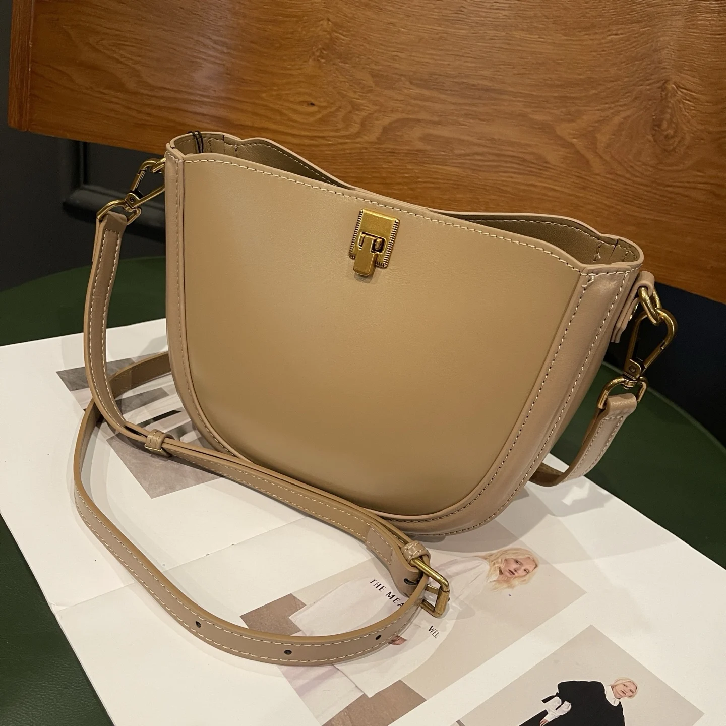 

Genuine Grade Cow Leather Women Shoulder Crossbody Small Bags Luxury Designer Brand Female Shell Bag for Woman High Quality New