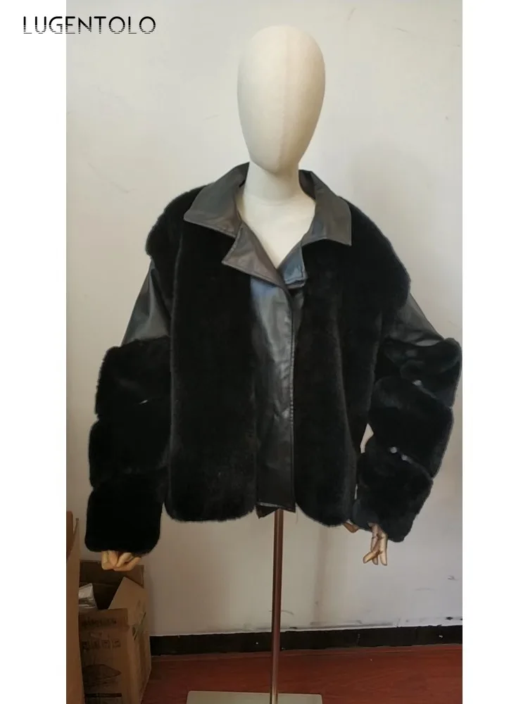 Cappotto corto caldo da donna chic in pelliccia sintetica Autunno Inverno 2025 Giacca capispalla femminile da strada alta impiombata moda nera