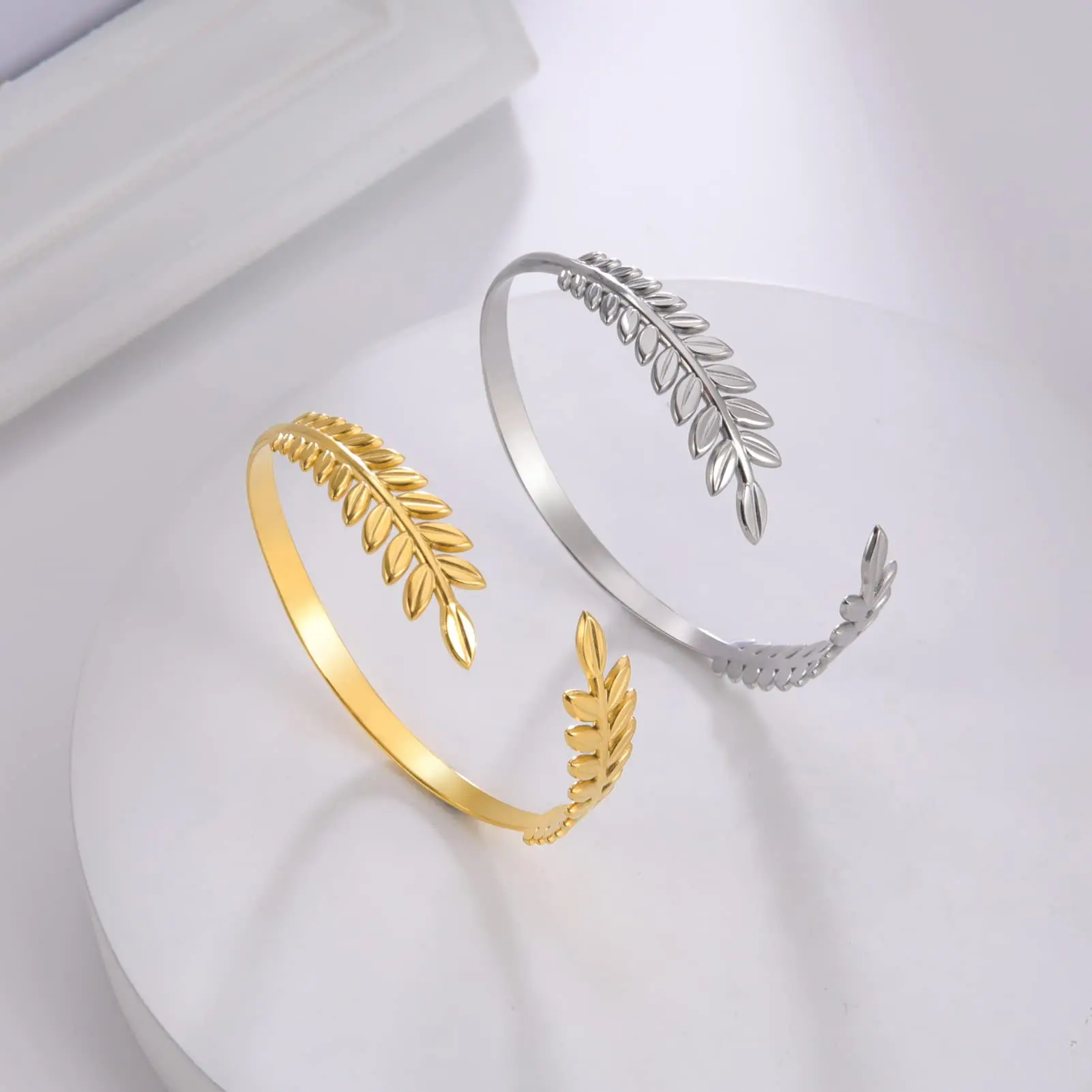 Dreamtimes Greek Roman Laurel Leaf Bracelet for Women Stainless Steel Bracelet Wheat Boho Bangle Party Jewelry Christmas Gift