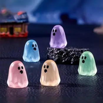 Glowing Ghost Mini Figures 3