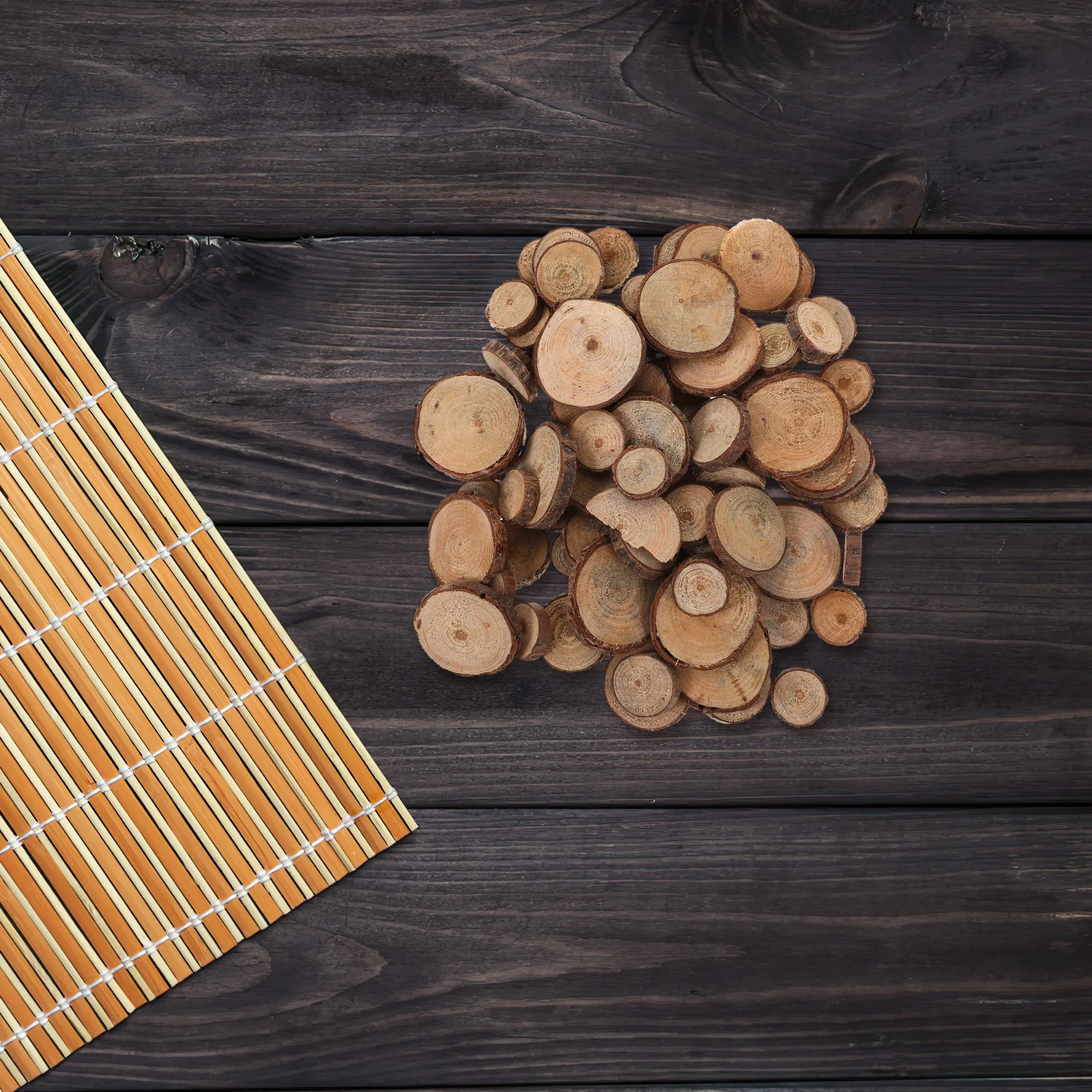 

100Pcs Round Wood Piece Prop Small Size 1-3cm DIY Craft Materials Wedding Photo Background Table Number Mini Log Slices