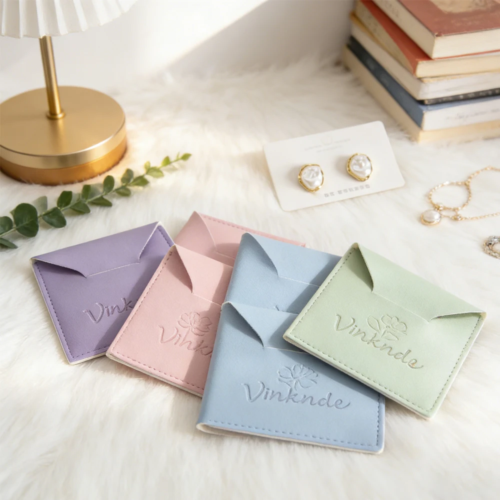 

100Pcs/Lot Custom Logo 8x8cm Leather PU Jewelry Bag Personalized Wedding Ring Earrings Gift Pouches Wrap Jewellry Packaging Sack