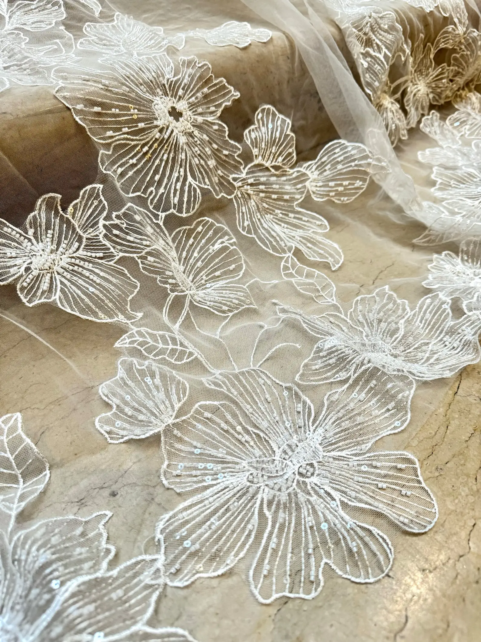 Cathedral Lace Wedding Accessories Veil With Flower Sequins Lace Bridal Veil Bridal Embroidered With Beaded Lace Appliqué Veil