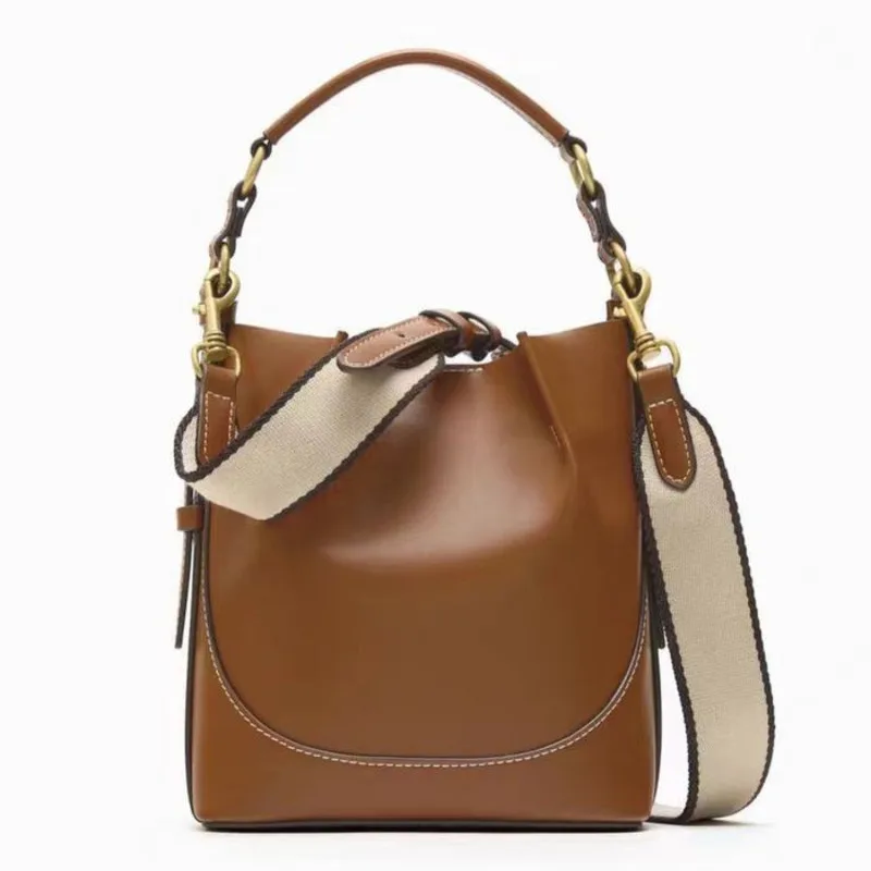 

New Fashion Brown Drawstring Handbag Crossbody Wide Shoulder Strap Drawstring Bucket Bag for Women