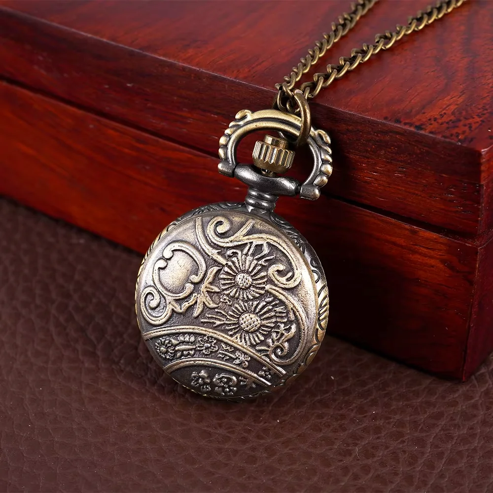 Bronzed pocket watch Motorcycle embossed pocket watch retro quartz small quartz clamshell necklace hang watch