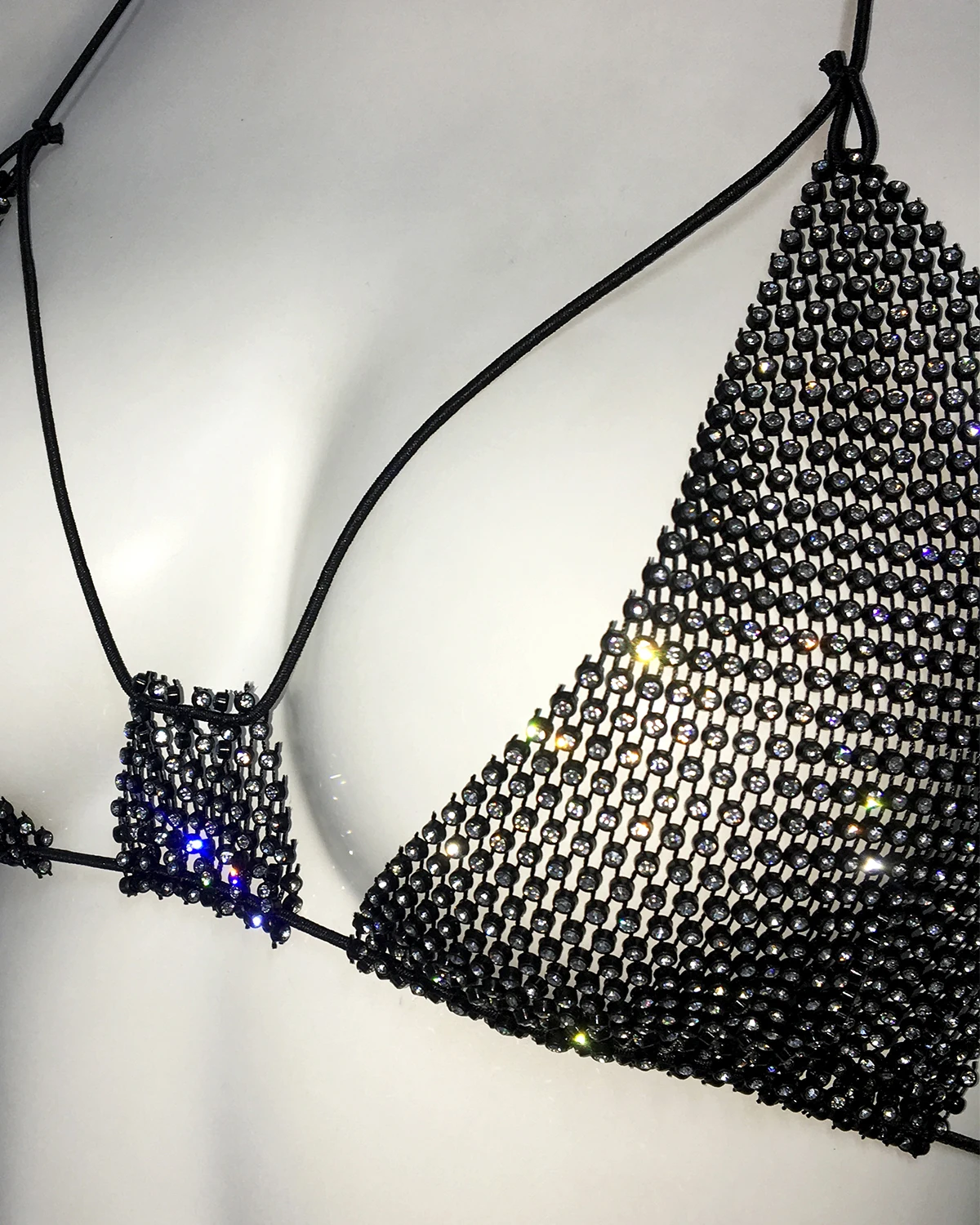 Sujetador de Bikini Sexy para mujer, Top corto de rejilla brillante con tirantes de diamantes de imitación, Top Halter sin mangas para club nocturno, fiesta Rave, novedad de 2024