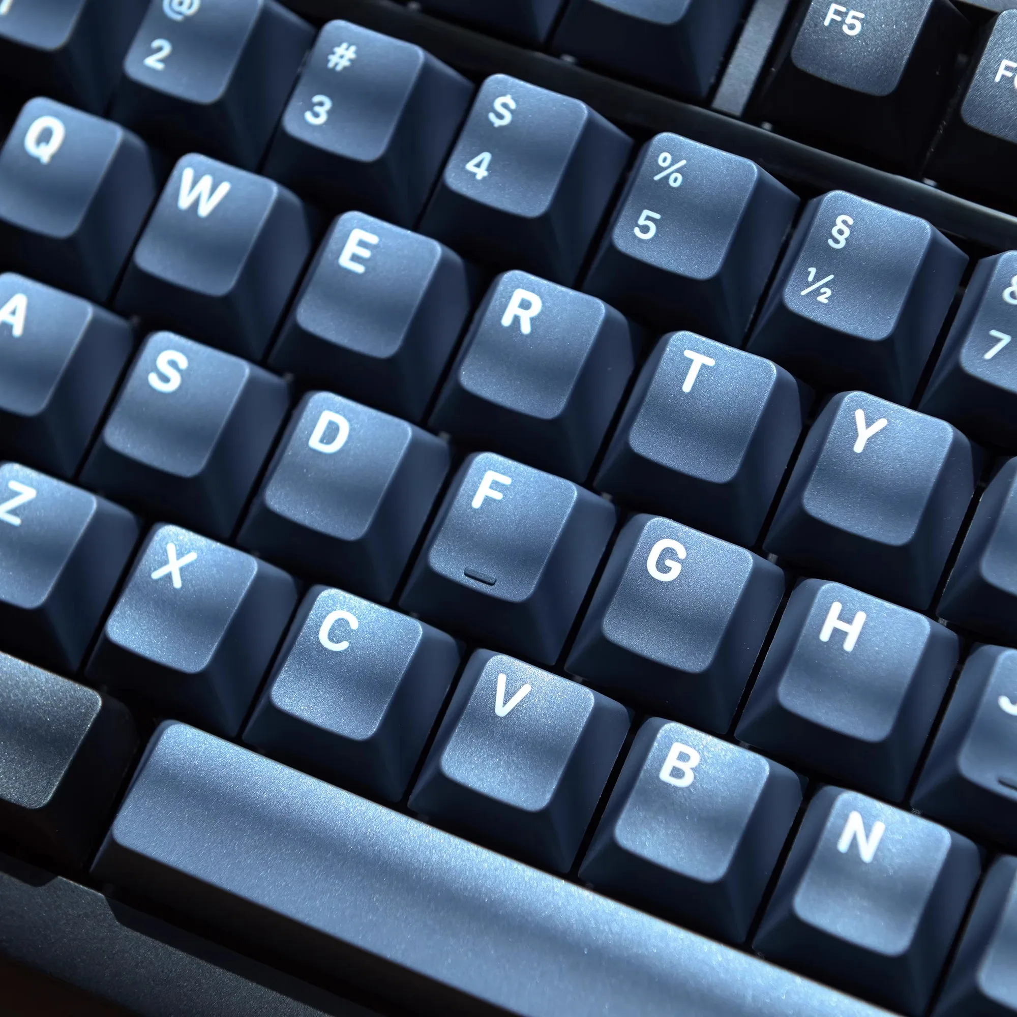 KAP disconnect dark keycap original PBT two-color