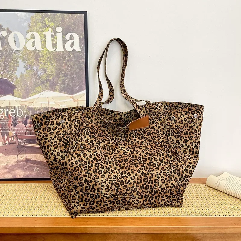 Canvas Large Capacity 2025 Hot Selling Tote Bag Leopard Print Zipper Trendy Fashion Handbag Soft Versatile Popular Shoulder Bag