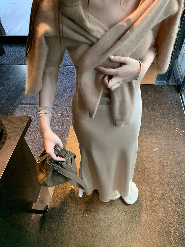 

DoggyQin High Waist Draped Acetate Skirt Thiened Velvet Undercut Slimming Fi Tail Skirt Mid-Length A-Line Skirt