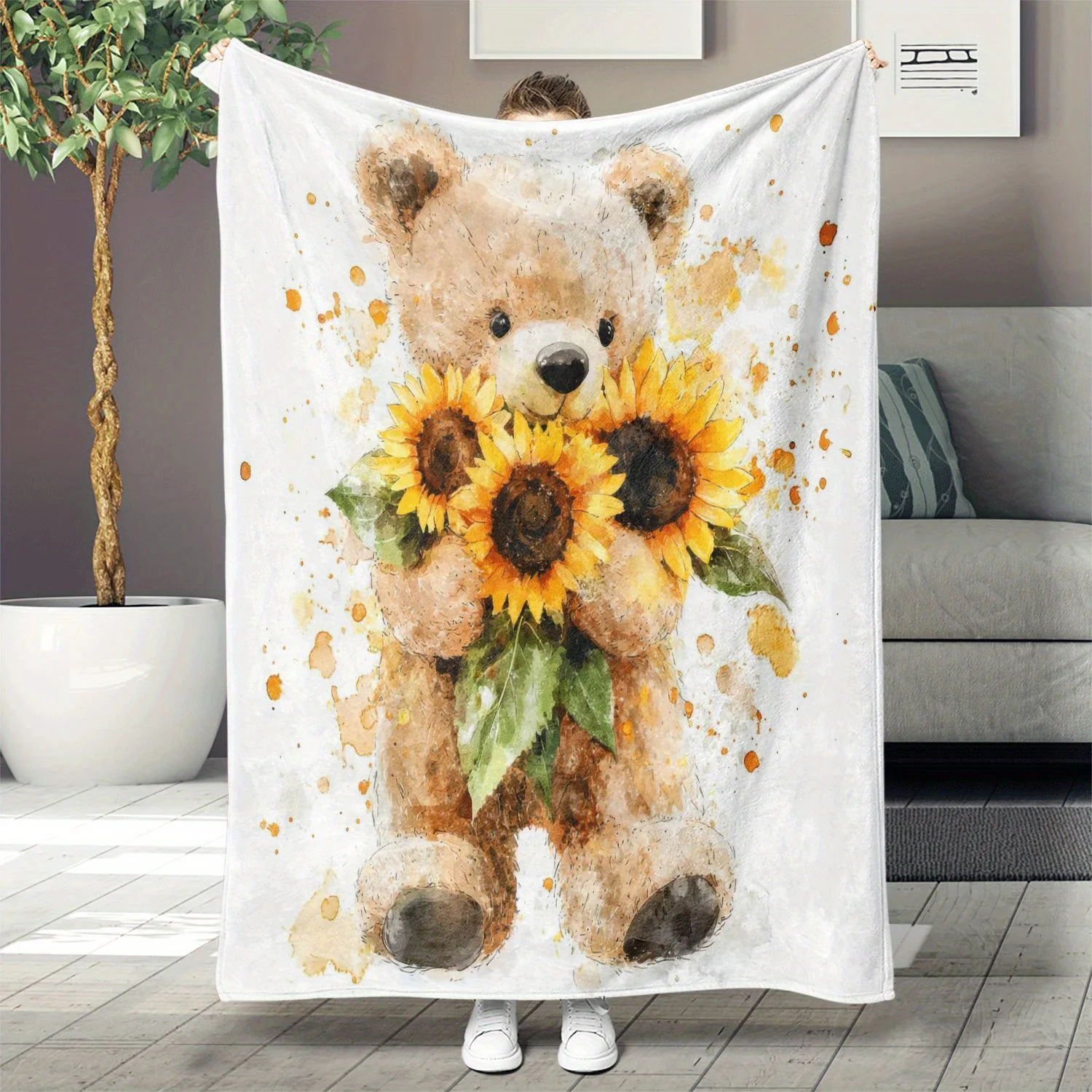 A Small Bear Printed Flannel Blanket, Versatile Outdoor Beach Camping Living Room Sofa Pet Office Throw Blanket