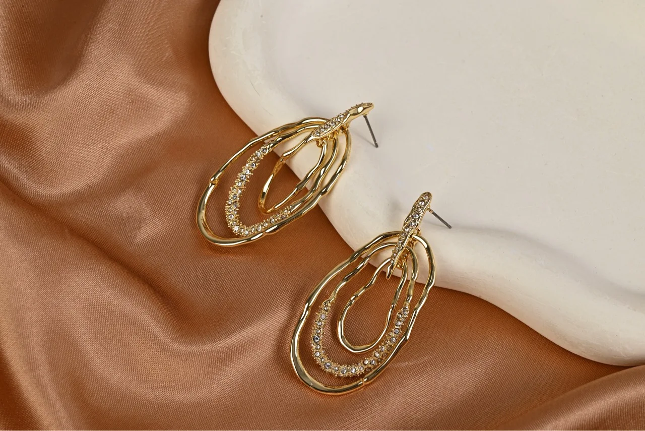 Luxury Copper with Gold-plated Fashionable Heavy Industry Three-circle Genius Design Stud Earrings