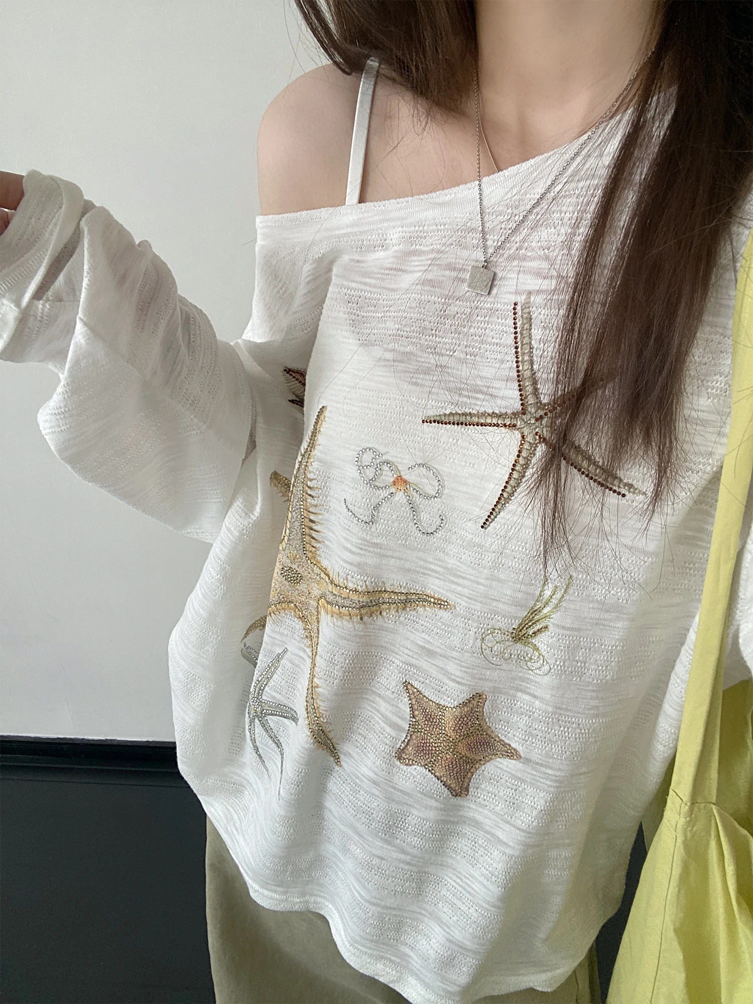 SunYeo Women's Summer UV Protection Long Sleeve T-Shirt White Lazy Shoulder Slant Design Casual Commute Style Loose Fit Top