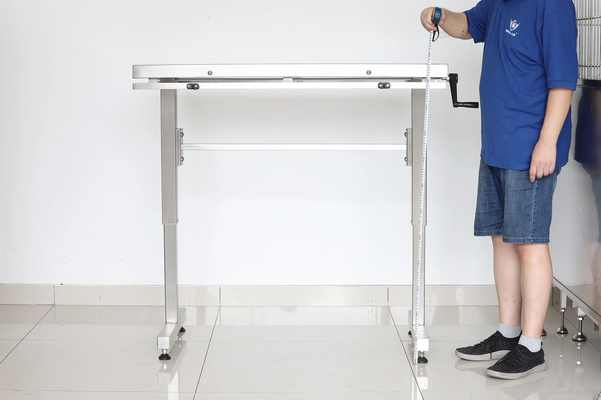 Rocker Handle Adjusting Pet Table Height Over Instrument Table 4 Braked Castors Mvoable Pet Operation Platform